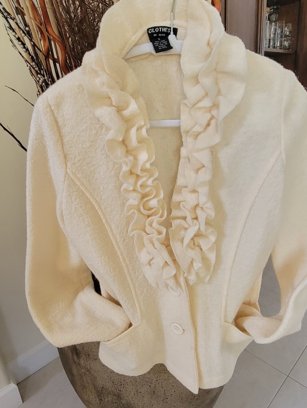 CLOTHES by REVUE JACKET-3 BUTN RUFFLE FRONT-ANGLE POCKETS/SMALL:24L-30"Sleeves